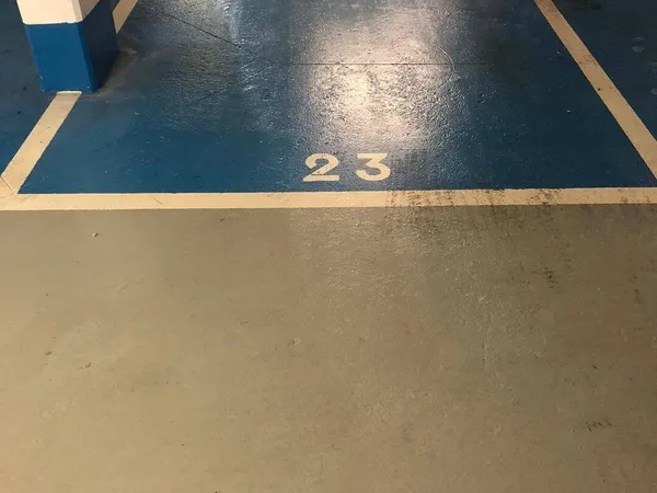 Parking 13 m²