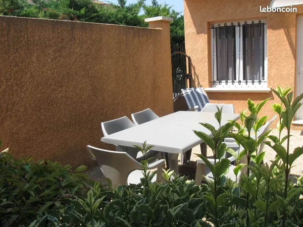 T1 MEUBLÉ 29 m² - PLAIN-PIED - TERRASSE PRIVATIVE -