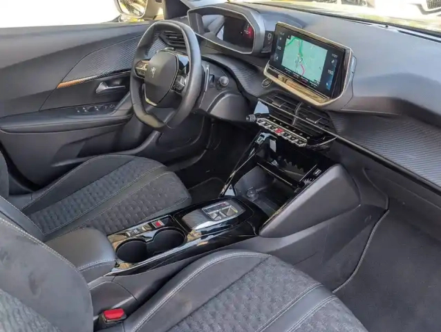 Peugeot 2008 bluehdi 130 s&amp;s eat8 — photo 3