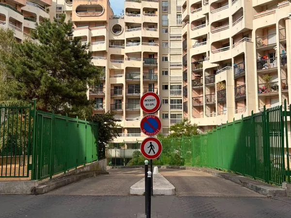 Place de parking sécurisée à louer dans Cité des Eiders - Paris 19e (Crimée)