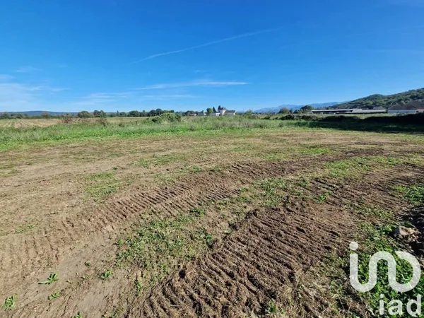Terrain 901 m²