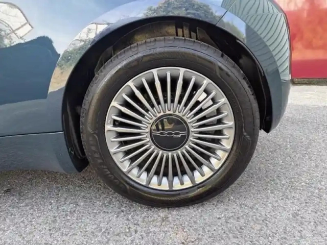 Fiat 500 c e 118ch icône — photo 11