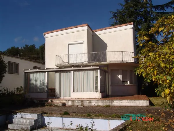 Belle maison de 3 chambres avec jardin privé, balcons et garage exceptionnel — Quillan