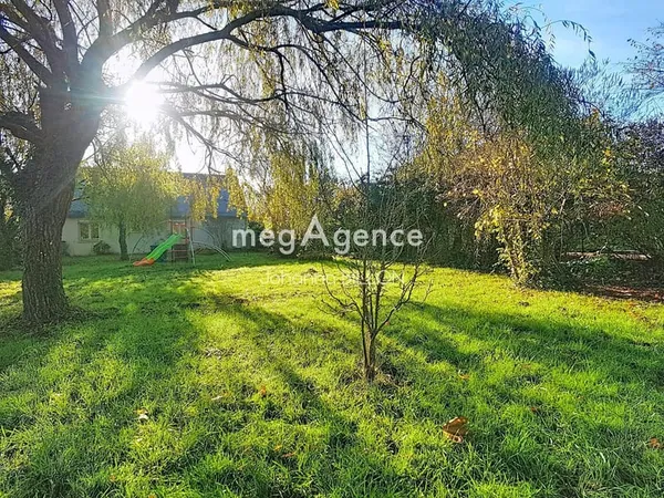 Maison familiale de 140 m² au calme, avec vie de plain-pied et DPE C !!