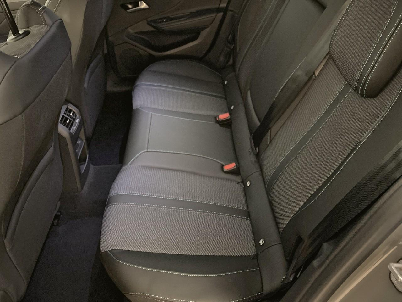 Peugeot 308 sw hybrid 145 e-dcs6 allure — photo 10