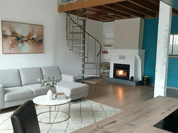 MAISON DE VILLE EN PIERRES, RESTAUREE.