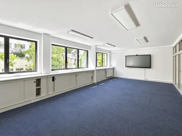 Bureau 228 m²