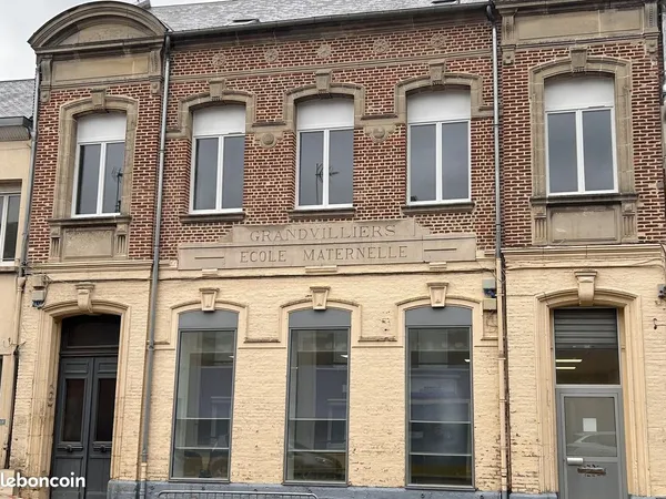 Local 180 m² Grandvilliers