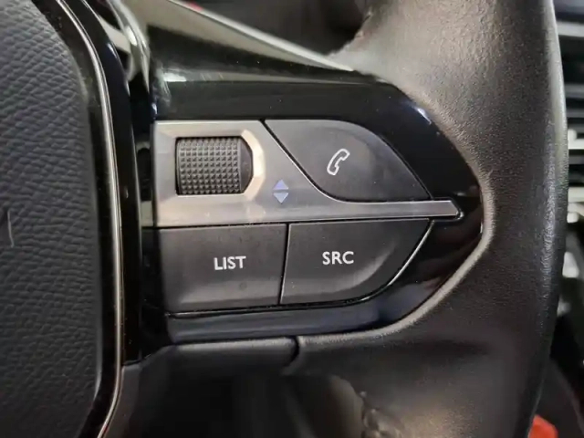 Peugeot 2008 puretech 100 s&amp;s bvm6 — photo 22