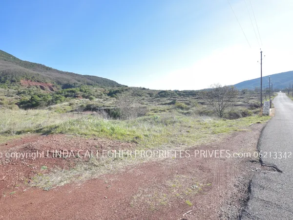 GRAND Terrain NON CONSTRUCTIBLE à Salasc