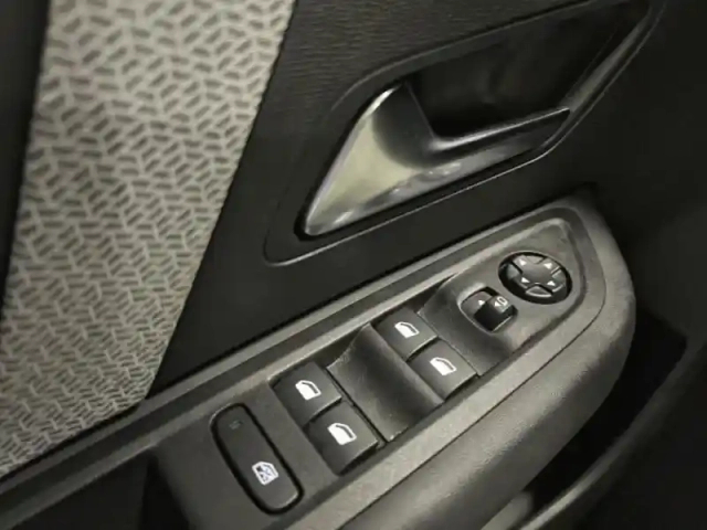 Citroën C4 puretech 130ch s&amp;s shine eat8 — photo 15