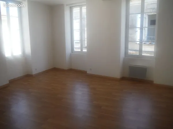 Appartement à louer centre Moutiers les Mauxfaits