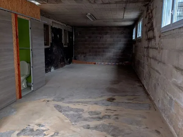 Garage / mini entrepôt à louer