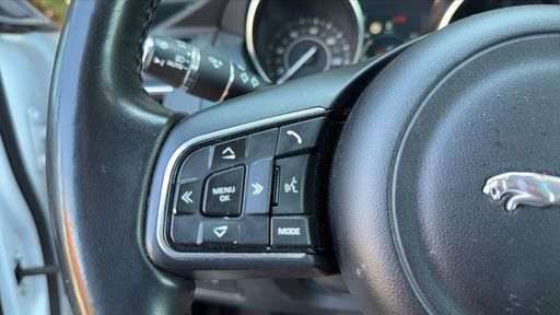 Jaguar E-Pace 2.0 D 150 AWD BVA9 - S – 2020 – 118363 km – Diesel – Boîte Automatique — photo 8