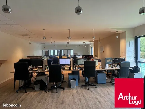 LOCAL D'ACTIVITE 879 m² ANGLET