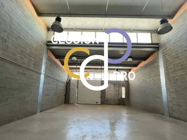 Boutique 2 pièces 411 m²
