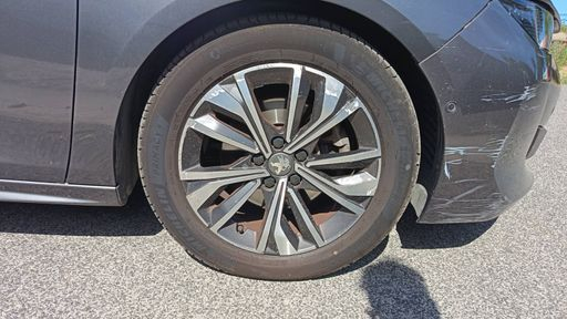 Peugeot 508 1.5 BlueHDi 130 EAT8 - Allure – 2021 – 142335 km – Diesel – Boîte Automatique — photo 12