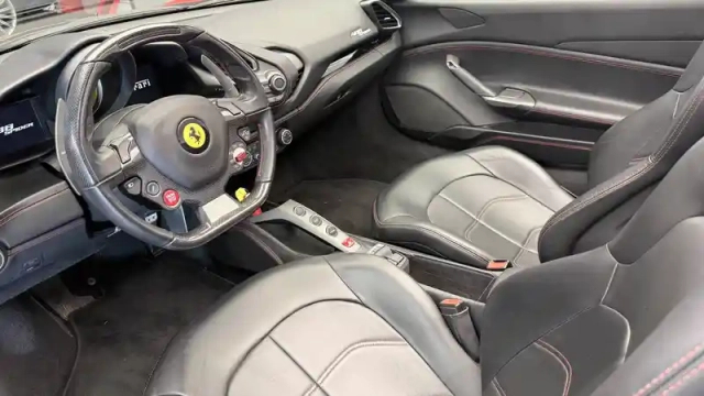 Ferrari 488 4.0 v8 670ch spider — photo 19
