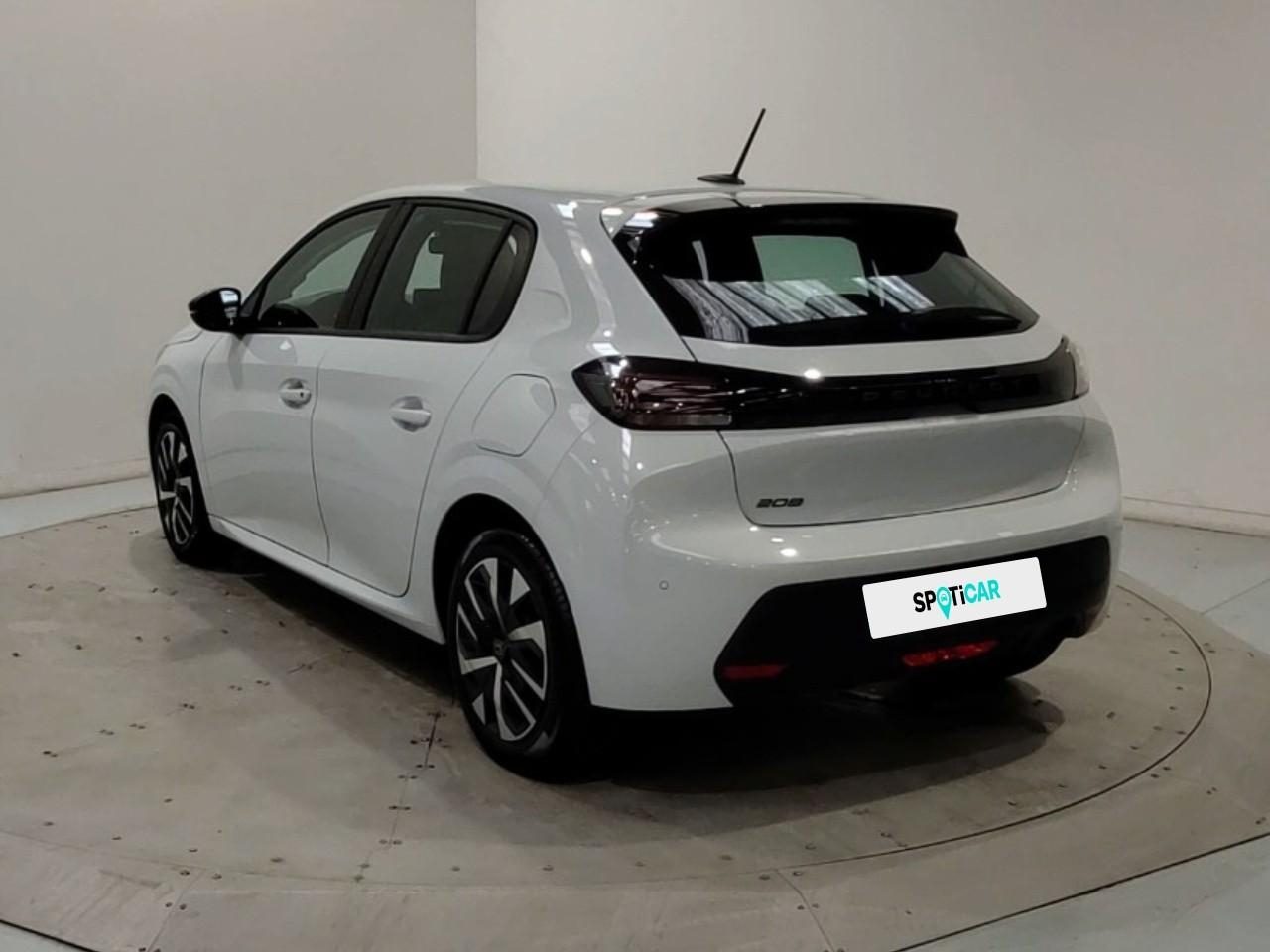 Peugeot 208 turbo 100 ch bvm6 style — photo 3