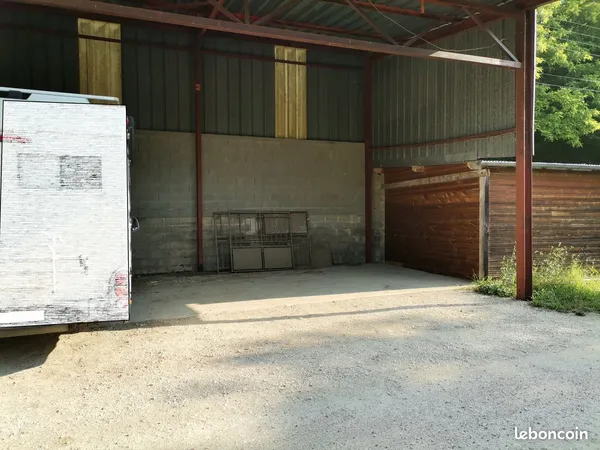 Emplacement de stockage camping-car — hivernage