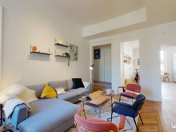 Appartement 1 pièce 240 m²