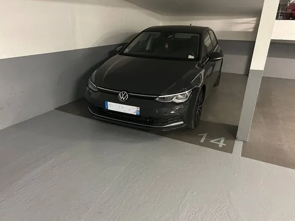 Parking 14 m²