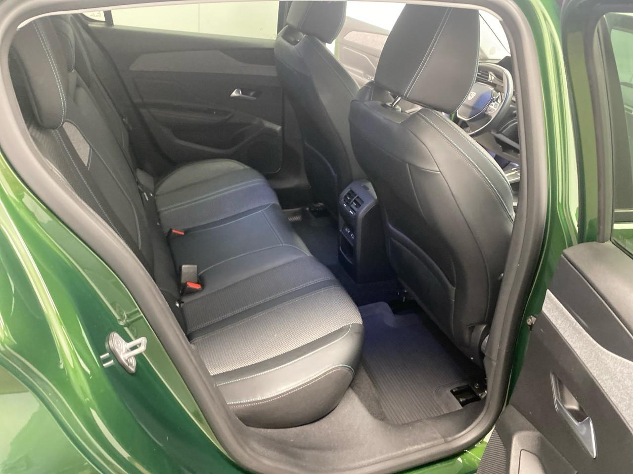 Peugeot 308 phev 180 e-eat8 allure pack — photo 23