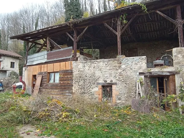 Propriété a restaurer, ancien corps de ferme