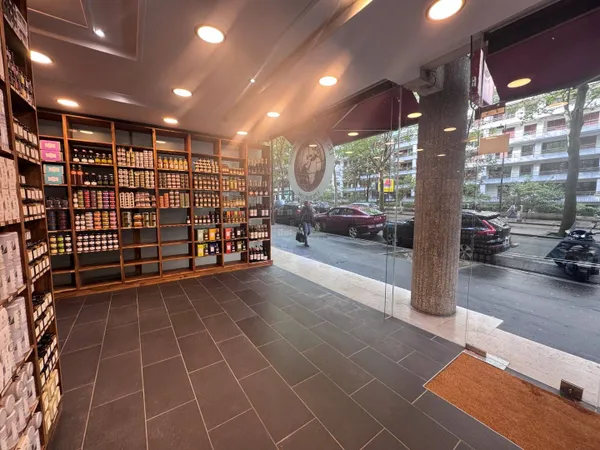 Boutique 2 pièces 45 m²