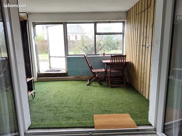 Studio 2 pièces : 25m2 + véranda 7m2 + espace rangement vélo 7.5m2 + jardin indépendant 70m2