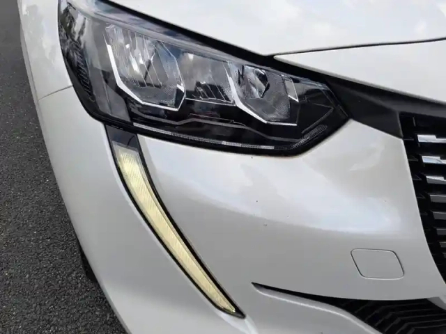 Peugeot 208 puretech 100 s&amp;s bvm6 — photo 56