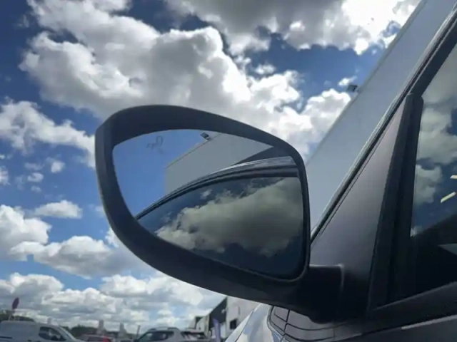 Dacia Sandero eco-g 120 auto — photo 19
