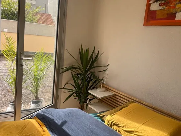 Appartement T2 MEUBLÉ Procé avec grande terrasse RDJ