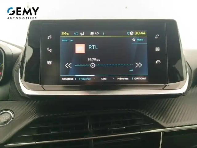 Peugeot 2008 electrique 136 ch — photo 35