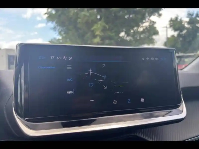 Peugeot 208 100 s&amp;s bvm6 — photo 17