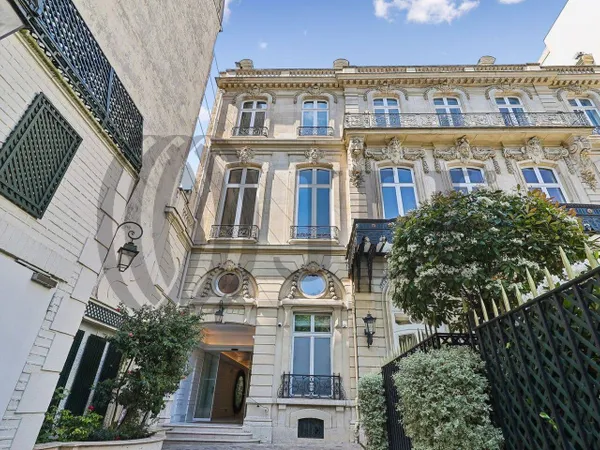 Bureaux 385 m²