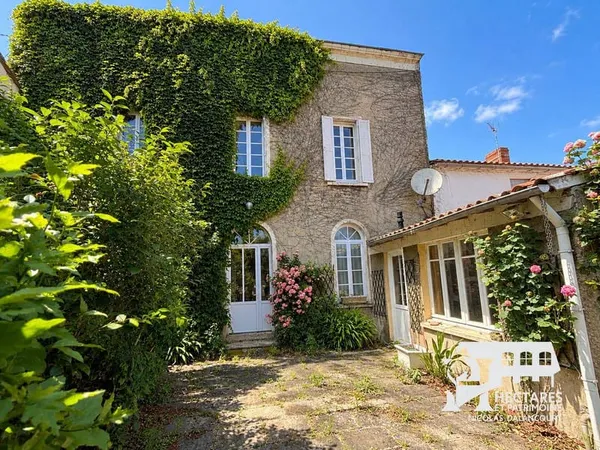 Maison 10 pièces 260 m²
