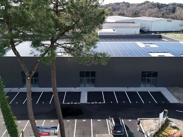 Local commercial 790 m²