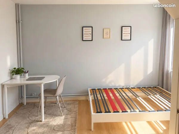 Studio 1 pièce 14 m²