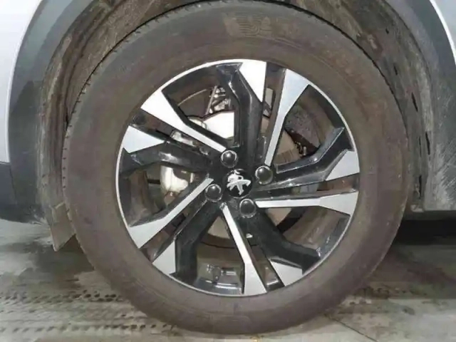 Peugeot 2008 puretech 130 s&amp;s eat8 — photo 10