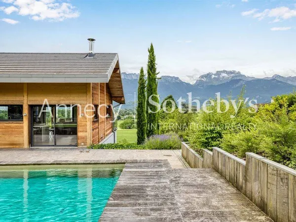 Maison 6 pièces 196 m²