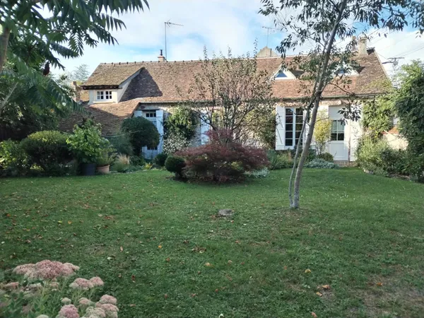 MAISON DE VILLAGE COUP DE CŒUR DANS UN ENVIRONNEMENT PAISIBLE