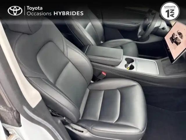 Tesla Model Y standard rwd — photo 11
