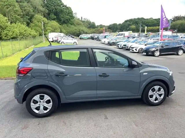 Dacia Sandero sce 65 — photo 28