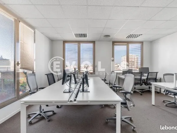 Bureau 170 m²