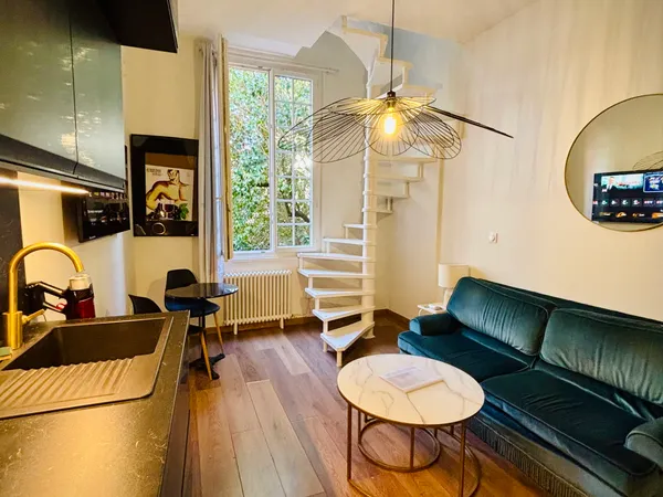 Duplex meublé de charme au calme - Bordeaux hypercentre - 1 200 € CC