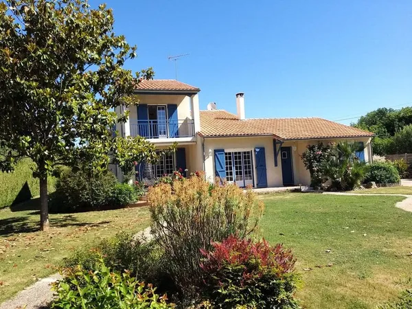 Maison 7 pièces 203 m²