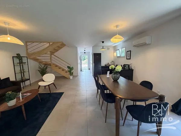 A VENDRE Maison 4 pièces de 87 m² avec jardinet à Saint Vincent de Tyrosse