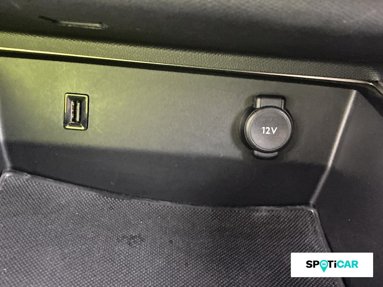 Citroën C5 Aircross hybrid 225ch feel e-eat8 — photo 16