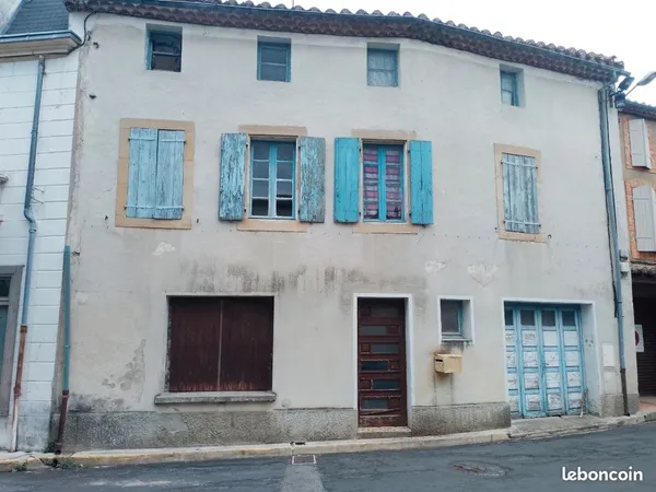 Maison à rénover entièrement 180m2 sur 3 niveaux à Couiza